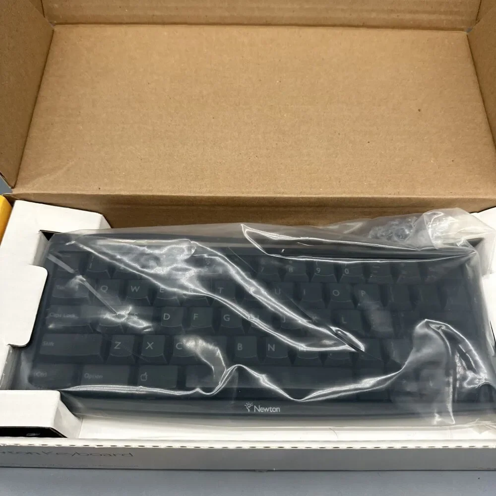  Apple Newton Keyboard in Original Packaging Box Carry Pouch X004 X0035LL/A